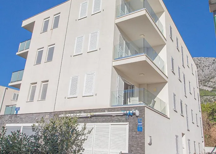 Apartment Zamarin 3 *